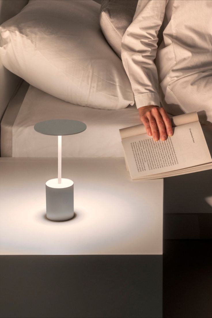 قیمت چراغ شارژی رومیزی